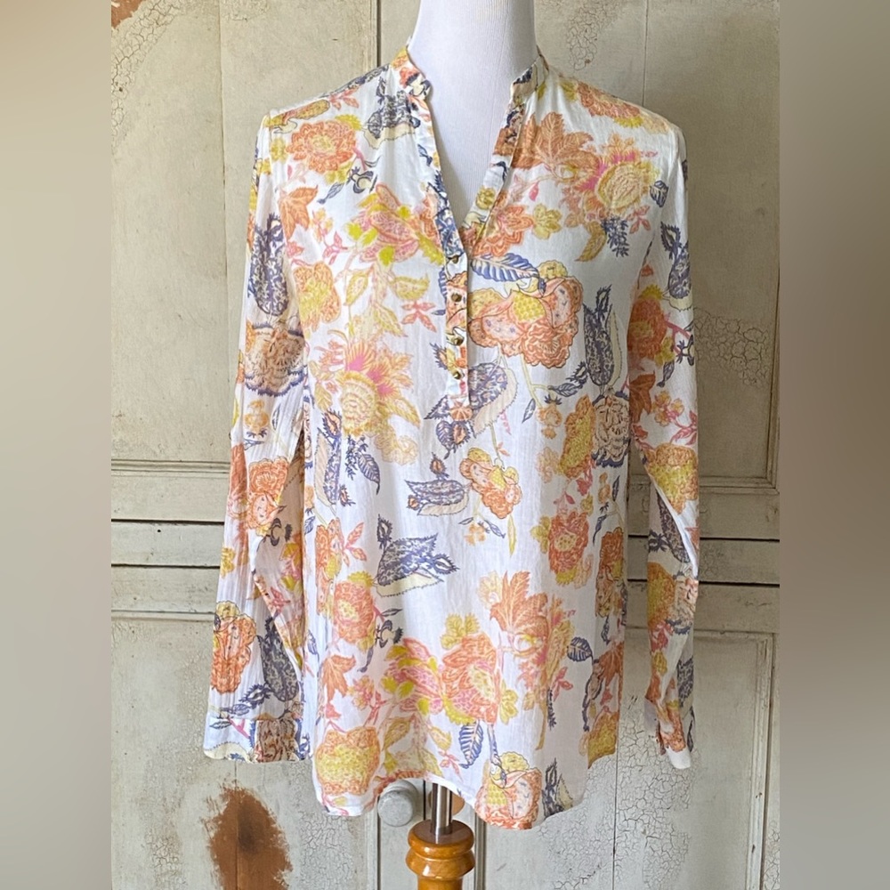 Women’s detailed button down